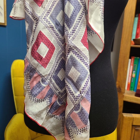 Vintage Silk Geo-print Scarf - Picture 4 of 4